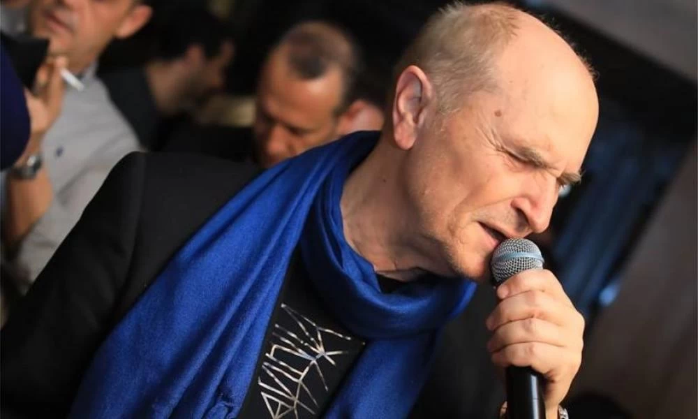 Χάρης Γαλανός: Έσβησε από κορονοϊό ο τραγουδιστής που μεγάλωσε γενιές Ελλήνων